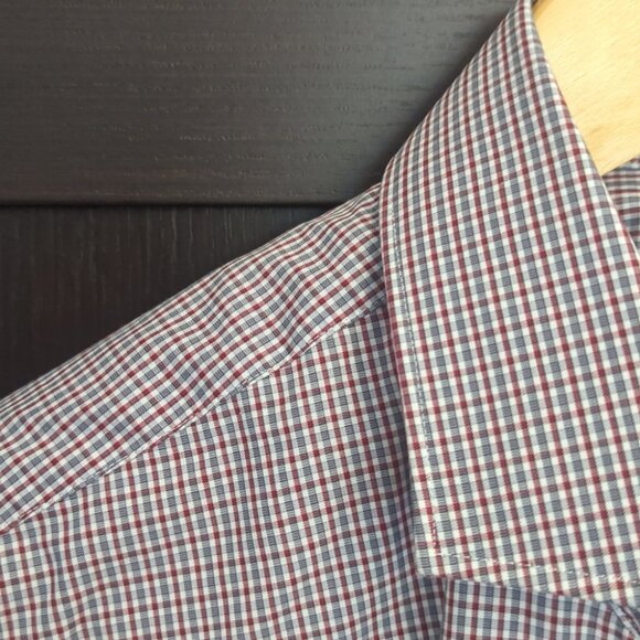 Hugo Boss Men's Sharp Fit Red White Gray Plaid Shirt - M Like New - Picture 4 of 8